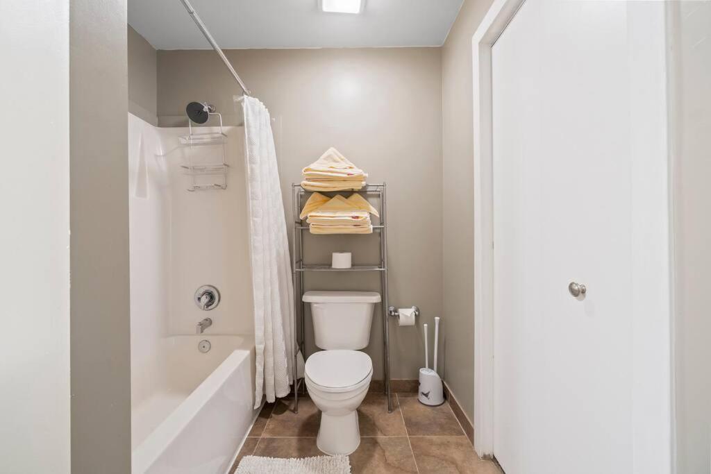 Cozy Condo @ Charlotte Nc! W/Pool- Walk To Uptown Екстериор снимка