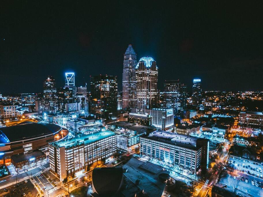 Cozy Condo @ Charlotte Nc! W/Pool- Walk To Uptown Екстериор снимка