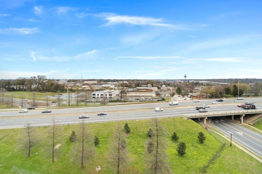 Cozy Condo @ Charlotte Nc! W/Pool- Walk To Uptown Екстериор снимка