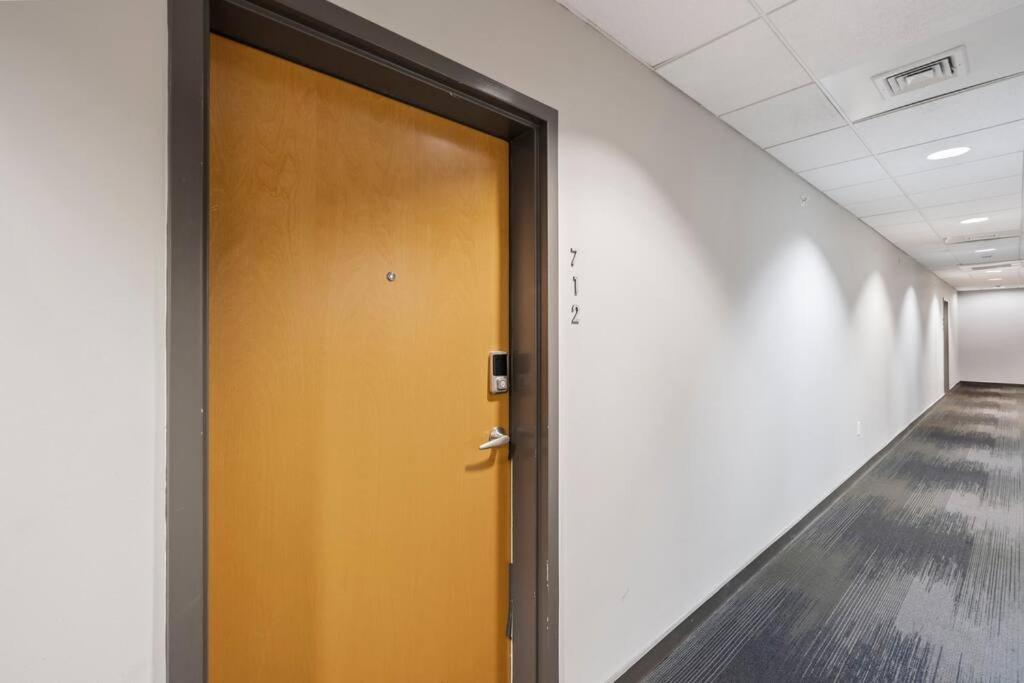 Cozy Condo @ Charlotte Nc! W/Pool- Walk To Uptown Екстериор снимка