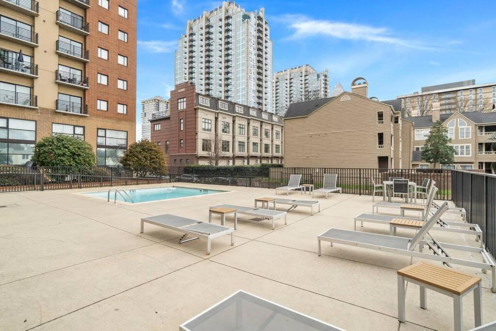 Cozy Condo @ Charlotte Nc! W/Pool- Walk To Uptown Екстериор снимка