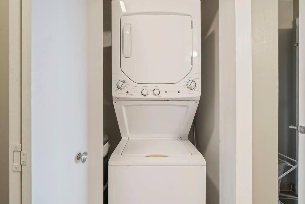 Cozy Condo @ Charlotte Nc! W/Pool- Walk To Uptown Екстериор снимка