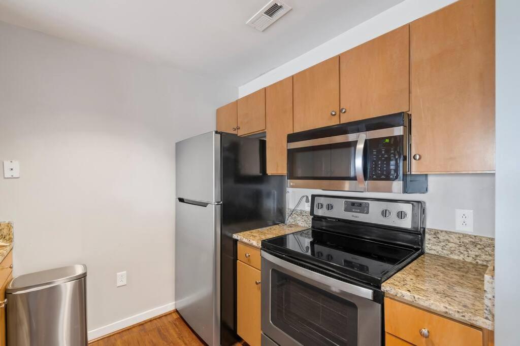 Cozy Condo @ Charlotte Nc! W/Pool- Walk To Uptown Екстериор снимка